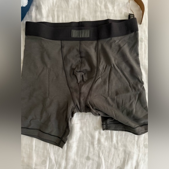 SKIMS men boxer size M NWT - Picture 1 of 4